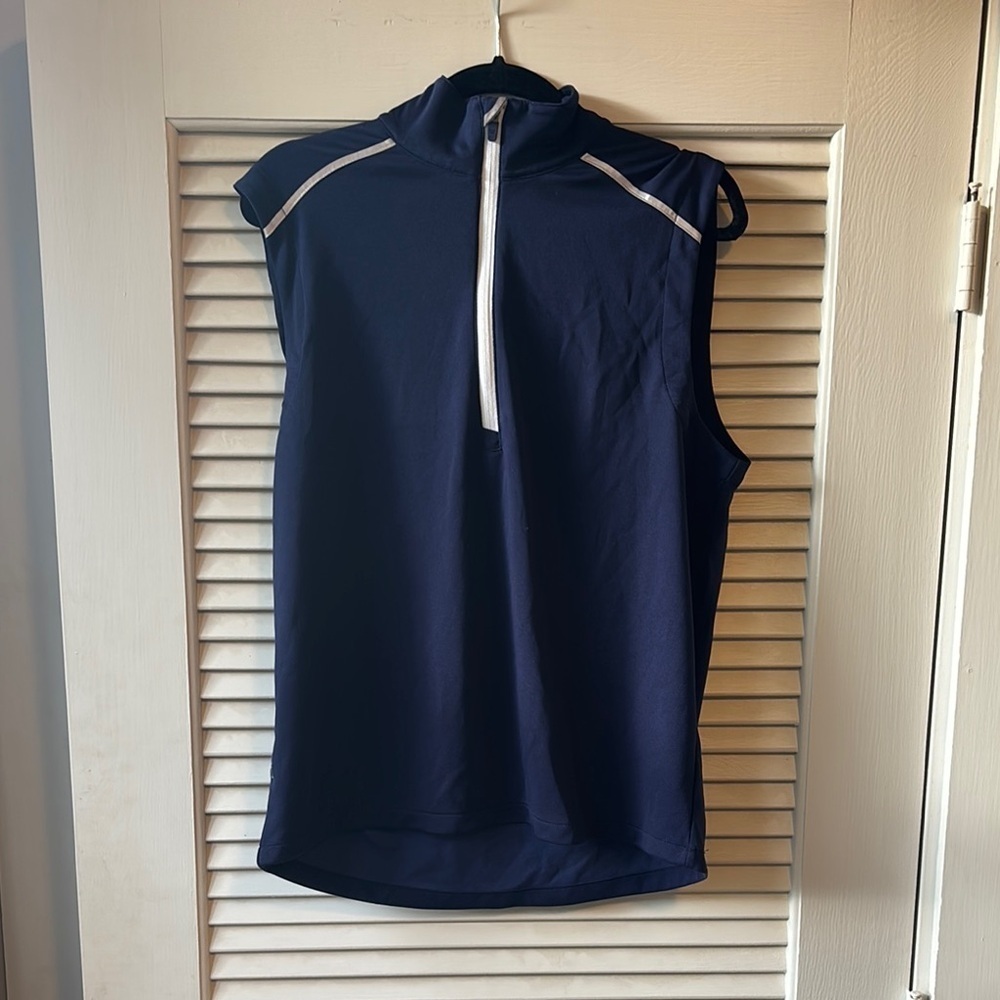 Men’s size medium zero restriction quarter zip golf vest